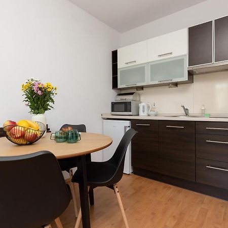 Cozy Apartment With Balcony Warszawa By Noclegi Renters Esterno foto