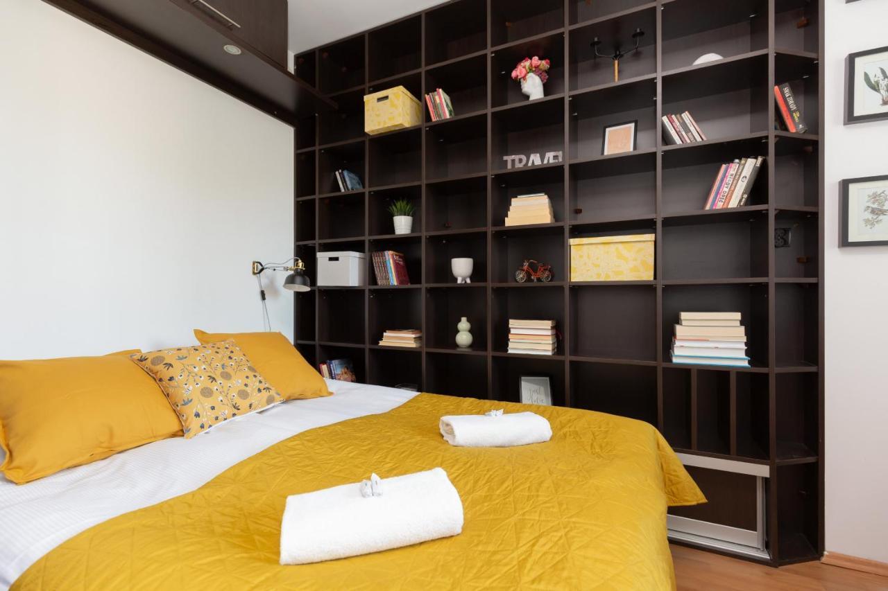 Cozy Apartment With Balcony Warszawa By Noclegi Renters Esterno foto