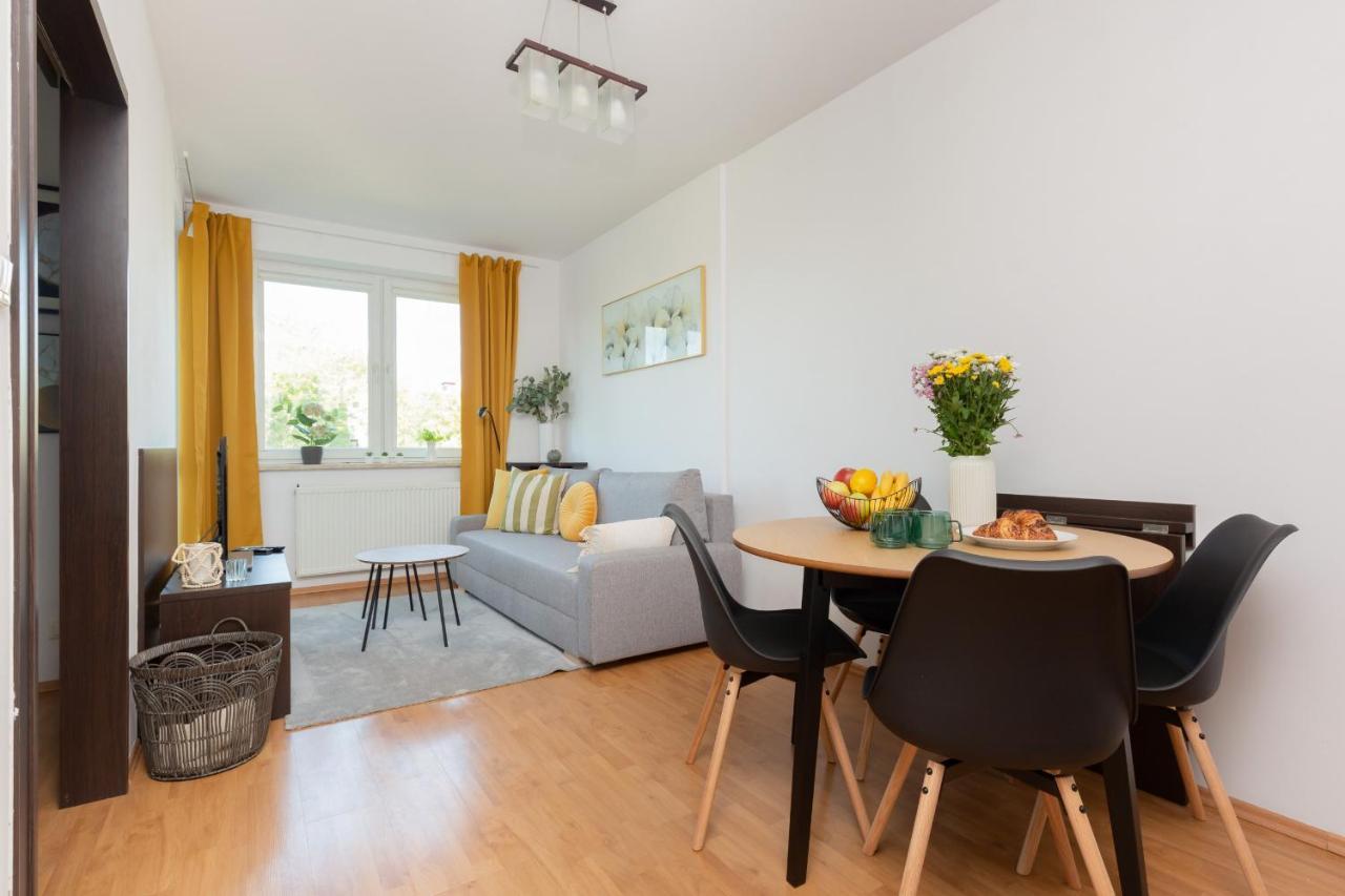 Cozy Apartment With Balcony Warszawa By Noclegi Renters Esterno foto