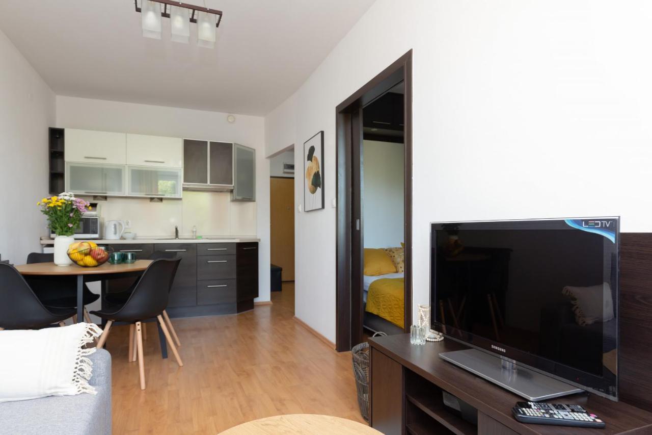 Cozy Apartment With Balcony Warszawa By Noclegi Renters Esterno foto